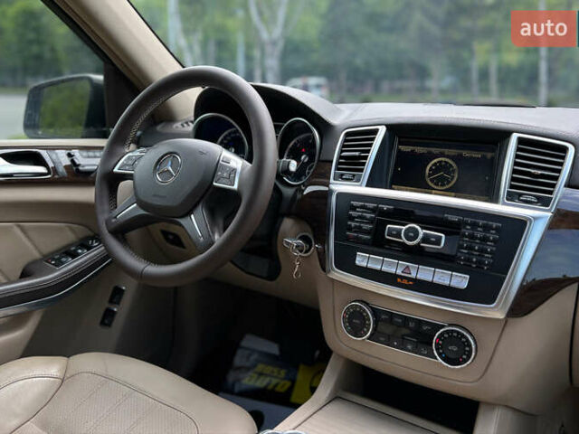 Чорний Мерседес ГЛ-Клас, об'ємом двигуна 3 л та пробігом 236 тис. км за 26200 $, фото 13 на Automoto.ua
