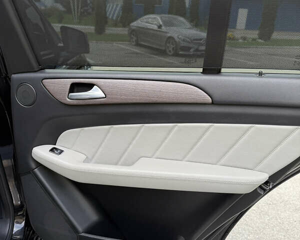 Мерседес ГЛ-Клас 2014 у Чернівцях на Automoto.ua Чорний Мерседес ГЛ-Клас, об'ємом двигуна 2.99 л та пробігом 248 тис. км за 27500 $, фото 7 на Automoto.ua