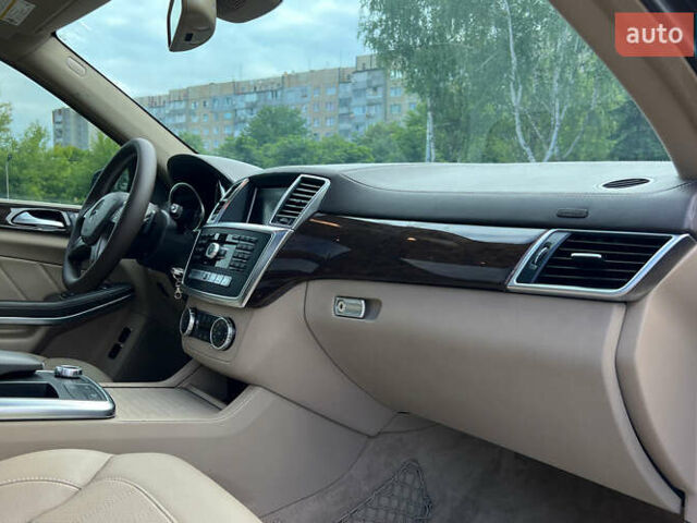 Чорний Мерседес ГЛ-Клас, об'ємом двигуна 3 л та пробігом 236 тис. км за 26200 $, фото 9 на Automoto.ua