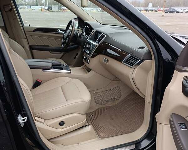 Черный Мерседес ГЛ-класс, объемом двигателя 3 л и пробегом 159 тыс. км за 23000 $, фото 12 на Automoto.ua