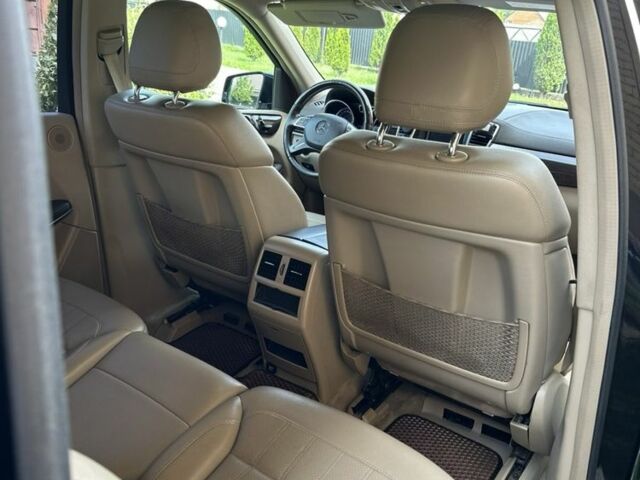 Чорний Мерседес ГЛ-Клас, об'ємом двигуна 3 л та пробігом 299 тис. км за 20500 $, фото 2 на Automoto.ua