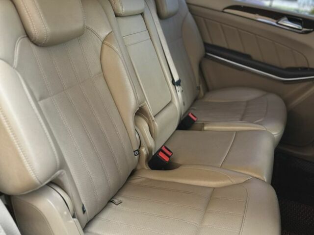 Чорний Мерседес ГЛ-Клас, об'ємом двигуна 3 л та пробігом 299 тис. км за 20500 $, фото 6 на Automoto.ua