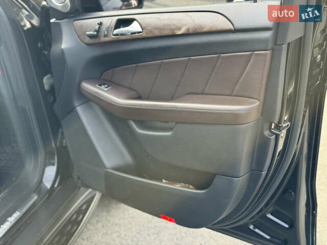 Мерседес ГЛ-Клас 2014 у Львові на Automoto.ua Чорний Мерседес ГЛ-Клас, об'ємом двигуна 3 л та пробігом 208 тис. км за 33000 $, фото 19 на Automoto.ua