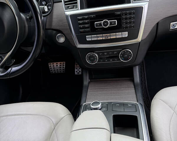 Мерседес ГЛ-Клас 2014 у Чернівцях на Automoto.ua Чорний Мерседес ГЛ-Клас, об'ємом двигуна 2.99 л та пробігом 248 тис. км за 27500 $, фото 5 на Automoto.ua