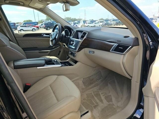 Черный Мерседес ГЛ-класс, объемом двигателя 3 л и пробегом 140 тыс. км за 31000 $, фото 4 на Automoto.ua