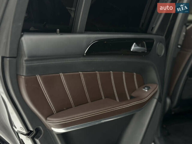 Черный Мерседес ГЛ-класс, объемом двигателя 5.5 л и пробегом 205 тыс. км за 44000 $, фото 59 на Automoto.ua