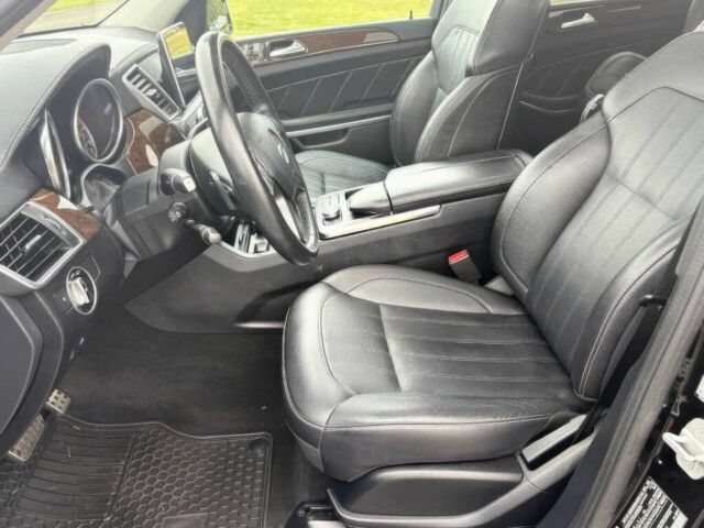 Черный Мерседес ГЛ-класс, объемом двигателя 3 л и пробегом 90 тыс. км за 5400 $, фото 6 на Automoto.ua