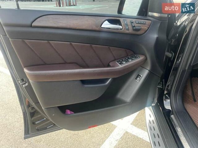 Черный Мерседес ГЛ-класс, объемом двигателя 3 л и пробегом 212 тыс. км за 21500 $, фото 3 на Automoto.ua