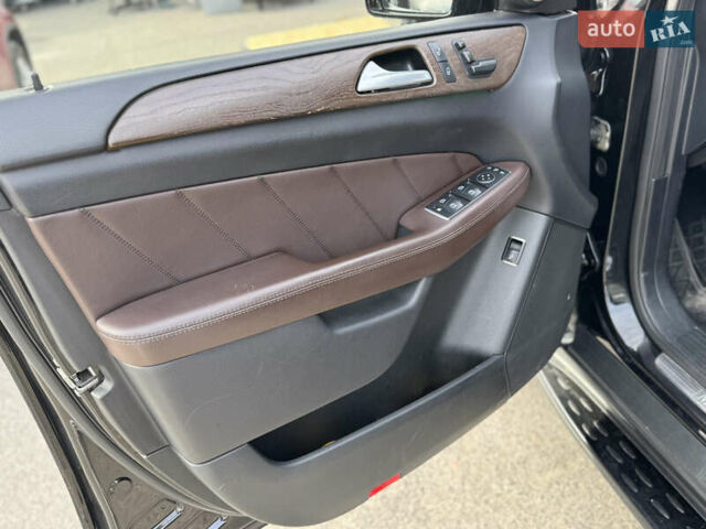 Мерседес ГЛ-Клас 2014 у Львові на Automoto.ua Чорний Мерседес ГЛ-Клас, об'ємом двигуна 3 л та пробігом 208 тис. км за 33000 $, фото 12 на Automoto.ua