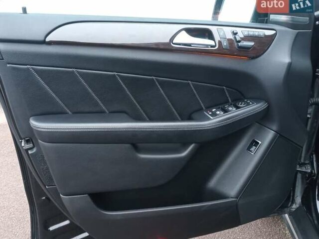 Чорний Мерседес ГЛ-Клас, об'ємом двигуна 3 л та пробігом 239 тис. км за 29800 $, фото 15 на Automoto.ua