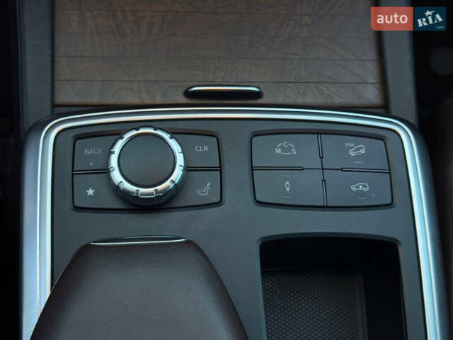 Черный Мерседес ГЛ-класс, объемом двигателя 5.46 л и пробегом 148 тыс. км за 42000 $, фото 18 на Automoto.ua