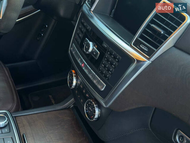 Черный Мерседес ГЛ-класс, объемом двигателя 5.46 л и пробегом 148 тыс. км за 42000 $, фото 16 на Automoto.ua