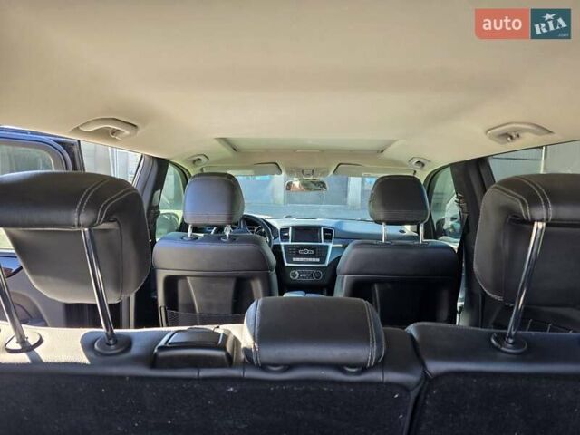 Мерседес ГЛ-класс 2015 в Залещиках на Automoto.ua Черный Мерседес ГЛ-класс, объемом двигателя 2.99 л и пробегом 282 тыс. км за 27200 $, фото 11 на Automoto.ua