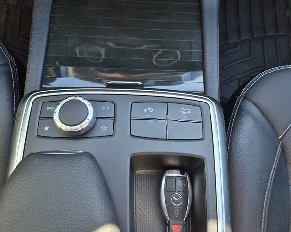 Черный Мерседес ГЛ-класс, объемом двигателя 2.99 л и пробегом 240 тыс. км за 27400 $, фото 12 на Automoto.ua