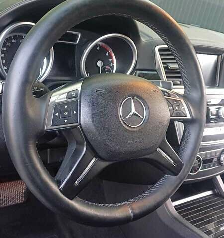 Черный Мерседес ГЛ-класс, объемом двигателя 2.99 л и пробегом 130 тыс. км за 30000 $, фото 23 на Automoto.ua