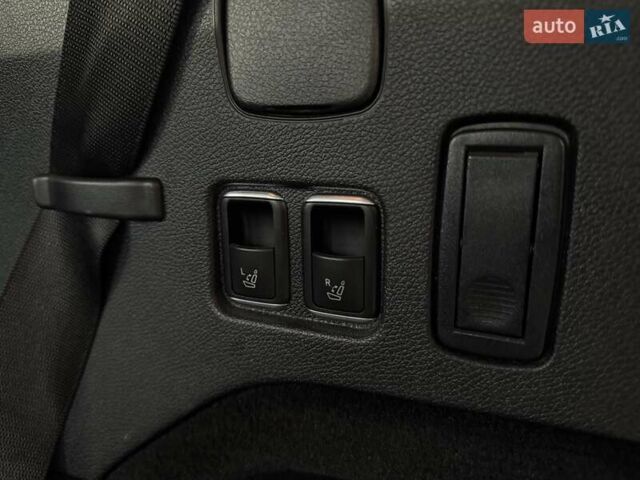 Мерседес ГЛ-класс 2015 в Киеве на Automoto.ua Черный Мерседес ГЛ-класс, объемом двигателя 3 л и пробегом 229 тыс. км за 30900 $, фото 43 на Automoto.ua