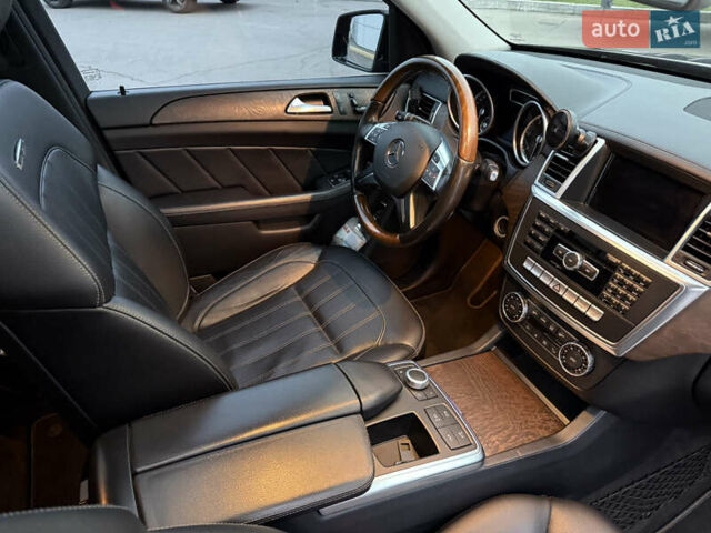Черный Мерседес ГЛ-класс, объемом двигателя 3 л и пробегом 184 тыс. км за 33000 $, фото 19 на Automoto.ua