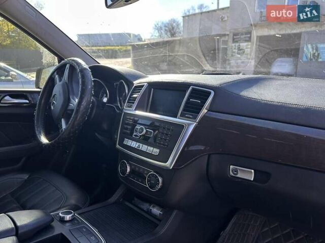 Мерседес ГЛ-класс 2015 в Залещиках на Automoto.ua Черный Мерседес ГЛ-класс, объемом двигателя 2.99 л и пробегом 282 тыс. км за 27200 $, фото 3 на Automoto.ua