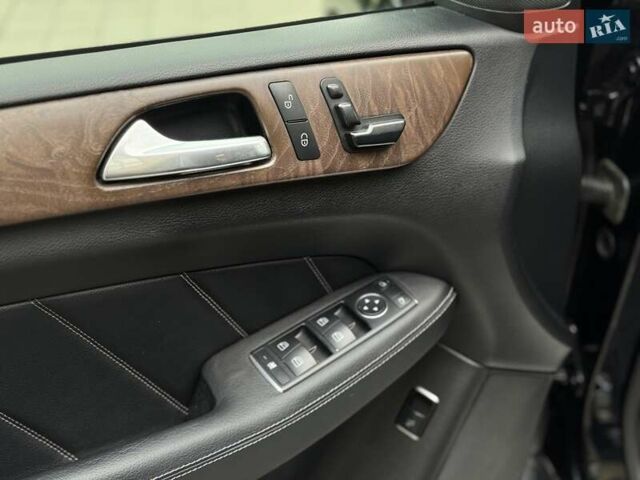 Мерседес ГЛ-класс 2015 в Киеве на Automoto.ua Черный Мерседес ГЛ-класс, объемом двигателя 3 л и пробегом 229 тыс. км за 30900 $, фото 34 на Automoto.ua