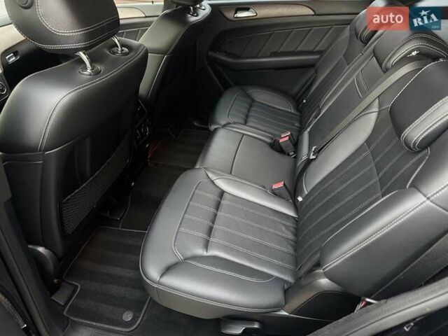 Мерседес ГЛ-класс 2015 в Киеве на Automoto.ua Черный Мерседес ГЛ-класс, объемом двигателя 3 л и пробегом 229 тыс. км за 30900 $, фото 35 на Automoto.ua