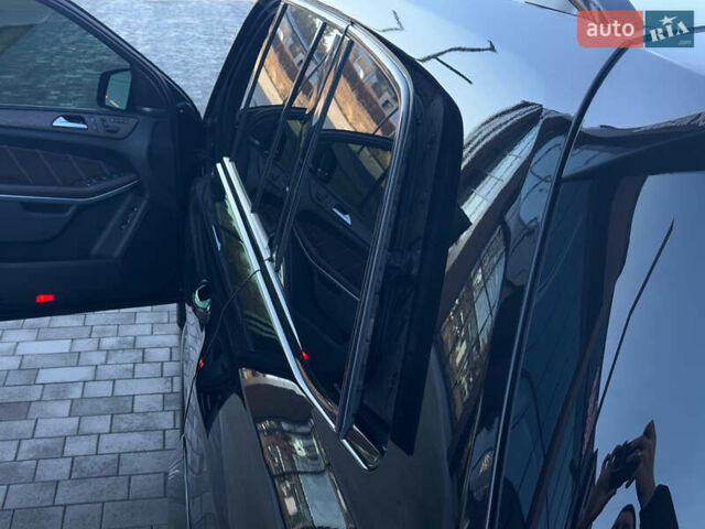 Черный Мерседес ГЛ-класс, объемом двигателя 5.46 л и пробегом 148 тыс. км за 42000 $, фото 12 на Automoto.ua