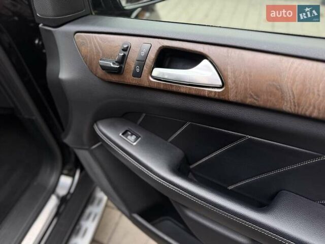 Мерседес ГЛ-класс 2015 в Киеве на Automoto.ua Черный Мерседес ГЛ-класс, объемом двигателя 3 л и пробегом 229 тыс. км за 30900 $, фото 38 на Automoto.ua