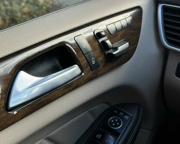 Мерседес ГЛ-класс 2015 в Житомире на Automoto.ua Черный Мерседес ГЛ-класс, объемом двигателя 3 л и пробегом 170 тыс. км за 29000 $, фото 11 на Automoto.ua