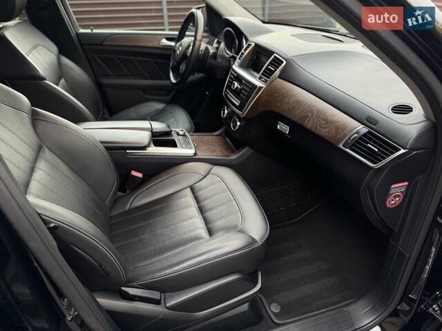 Мерседес ГЛ-класс 2015 в Киеве на Automoto.ua Черный Мерседес ГЛ-класс, объемом двигателя 3 л и пробегом 229 тыс. км за 30900 $, фото 37 на Automoto.ua