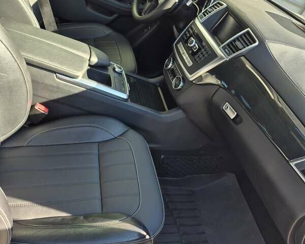 Черный Мерседес ГЛ-класс, объемом двигателя 2.99 л и пробегом 240 тыс. км за 27400 $, фото 8 на Automoto.ua