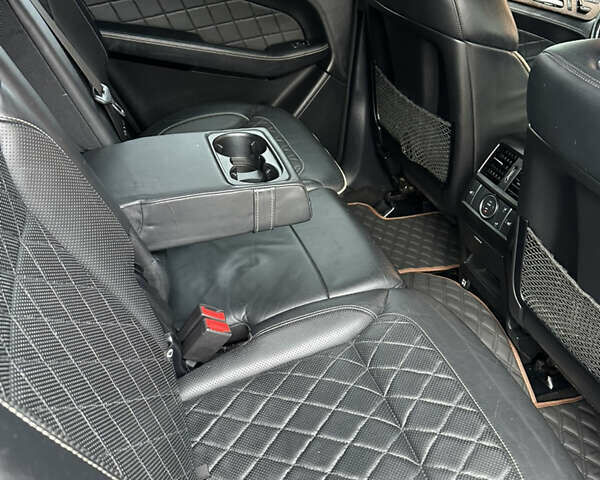 Черный Мерседес ГЛ-класс, объемом двигателя 3 л и пробегом 300 тыс. км за 26777 $, фото 11 на Automoto.ua