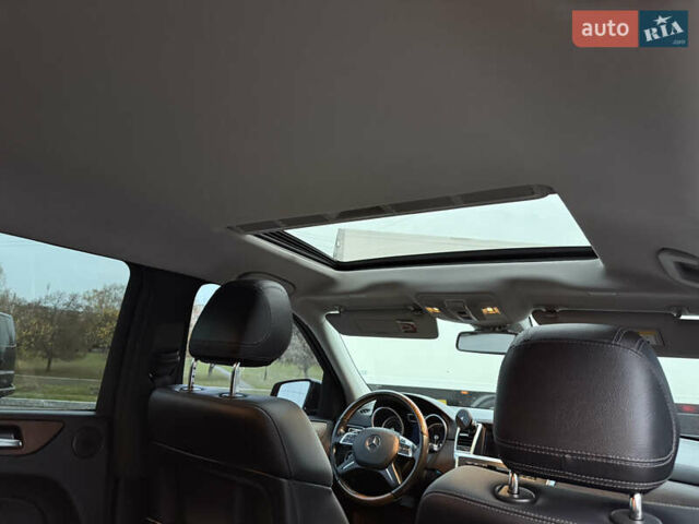Черный Мерседес ГЛ-класс, объемом двигателя 3 л и пробегом 184 тыс. км за 33000 $, фото 17 на Automoto.ua
