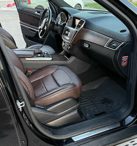 Мерседес ГЛ-Клас 2015 у Миколаєві на Automoto.ua Чорний Мерседес ГЛ-Клас, об'ємом двигуна 2.99 л та пробігом 209 тис. км за 21000 $, фото 5 на Automoto.ua