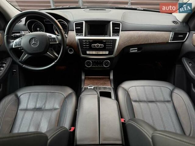 Мерседес ГЛ-класс 2015 в Киеве на Automoto.ua Черный Мерседес ГЛ-класс, объемом двигателя 3 л и пробегом 229 тыс. км за 30900 $, фото 31 на Automoto.ua
