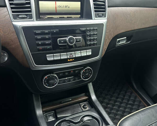 Черный Мерседес ГЛ-класс, объемом двигателя 3 л и пробегом 300 тыс. км за 26777 $, фото 15 на Automoto.ua