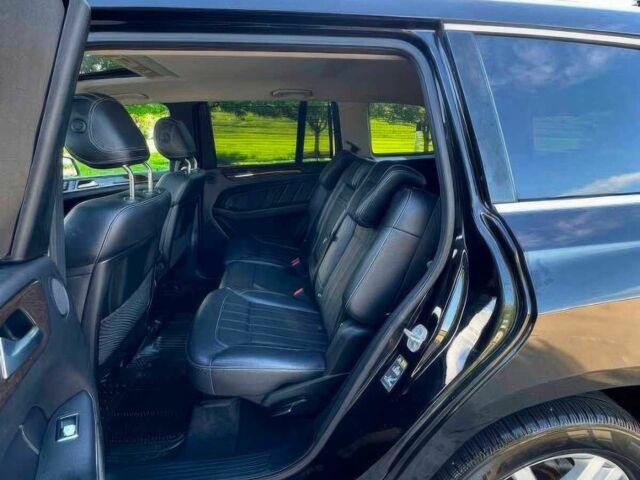 Черный Мерседес ГЛ-класс, объемом двигателя 3 л и пробегом 73 тыс. км за 7000 $, фото 13 на Automoto.ua