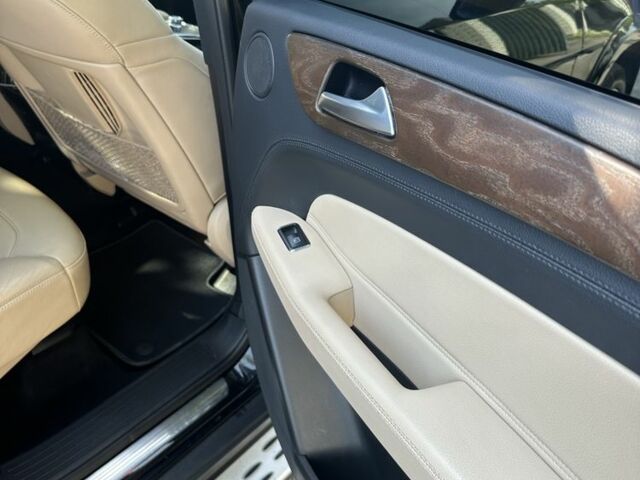 Черный Мерседес ГЛ-класс, объемом двигателя 3 л и пробегом 250 тыс. км за 41900 $, фото 17 на Automoto.ua