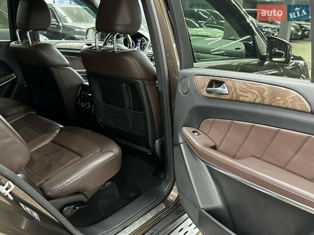 Мерседес ГЛ-Клас 2013 у Харкові на Automoto.ua Коричневий Мерседес ГЛ-Клас, об'ємом двигуна 3 л та пробігом 192 тис. км за 25600 $, фото 30 на Automoto.ua