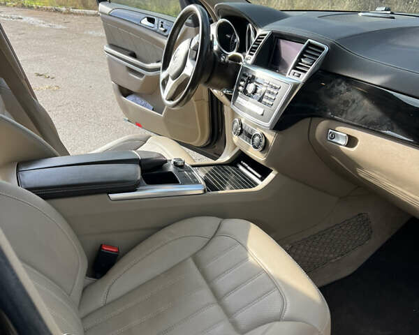 Коричневый Мерседес ГЛ-класс, объемом двигателя 3 л и пробегом 196 тыс. км за 26800 $, фото 22 на Automoto.ua