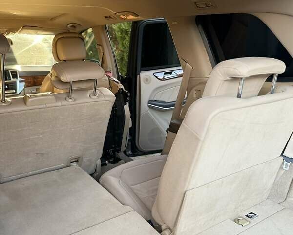 Коричневый Мерседес ГЛ-класс, объемом двигателя 4.66 л и пробегом 217 тыс. км за 27000 $, фото 11 на Automoto.ua