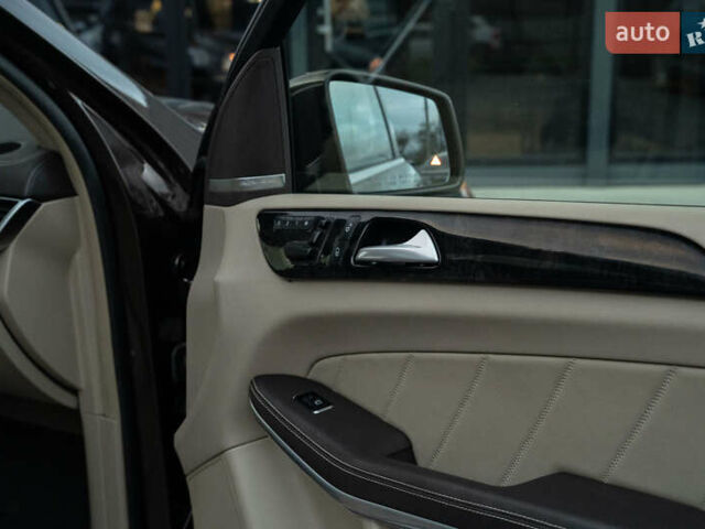 Коричневый Мерседес ГЛ-класс, объемом двигателя 3 л и пробегом 196 тыс. км за 28800 $, фото 37 на Automoto.ua