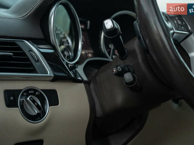 Коричневый Мерседес ГЛ-класс, объемом двигателя 3 л и пробегом 196 тыс. км за 28800 $, фото 20 на Automoto.ua