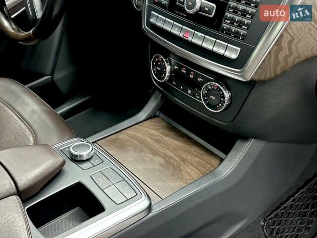 Мерседес ГЛ-Клас 2013 у Харкові на Automoto.ua Коричневий Мерседес ГЛ-Клас, об'ємом двигуна 3 л та пробігом 192 тис. км за 25600 $, фото 40 на Automoto.ua
