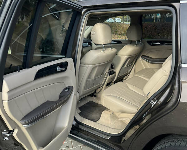 Коричневый Мерседес ГЛ-класс, объемом двигателя 3 л и пробегом 196 тыс. км за 27500 $, фото 14 на Automoto.ua