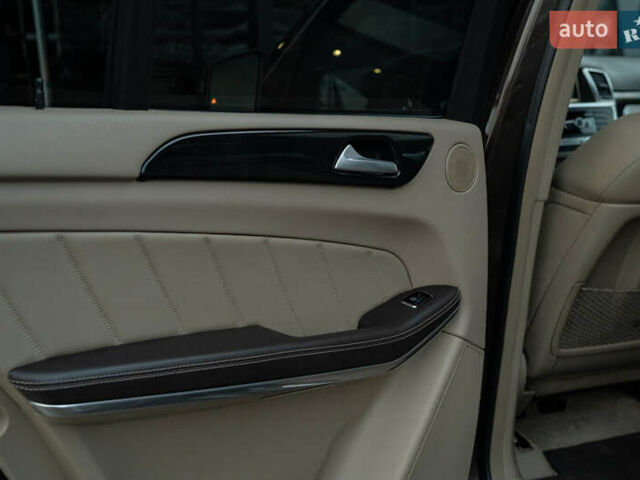 Коричневый Мерседес ГЛ-класс, объемом двигателя 3 л и пробегом 196 тыс. км за 28800 $, фото 38 на Automoto.ua