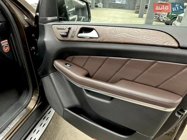 Мерседес ГЛ-Клас 2013 у Харкові на Automoto.ua Коричневий Мерседес ГЛ-Клас, об'ємом двигуна 3 л та пробігом 192 тис. км за 25600 $, фото 34 на Automoto.ua