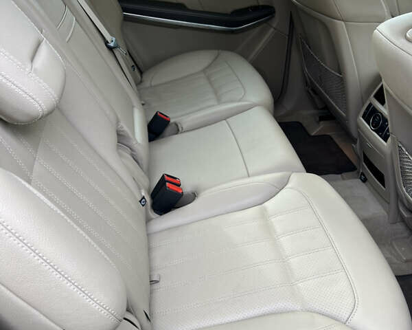 Коричневый Мерседес ГЛ-класс, объемом двигателя 3 л и пробегом 196 тыс. км за 27500 $, фото 21 на Automoto.ua