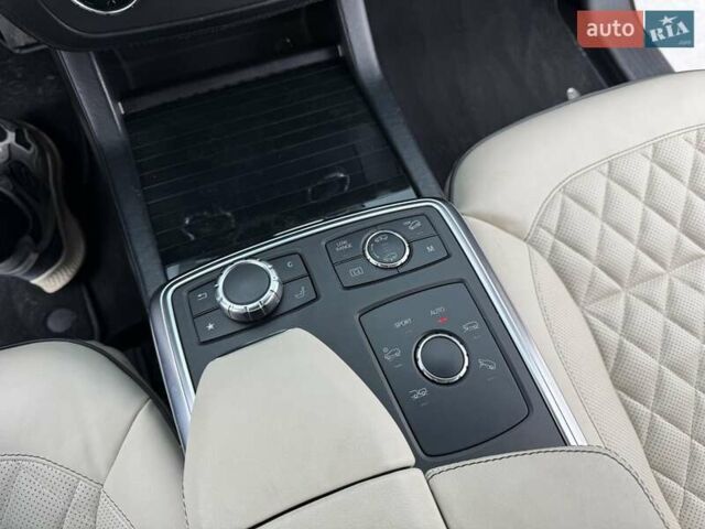 Коричневий Мерседес ГЛ-Клас, об'ємом двигуна 4.66 л та пробігом 210 тис. км за 25500 $, фото 16 на Automoto.ua