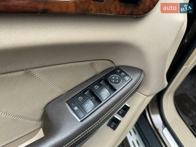 Коричневый Мерседес ГЛ-класс, объемом двигателя 2.99 л и пробегом 280 тыс. км за 21000 $, фото 22 на Automoto.ua