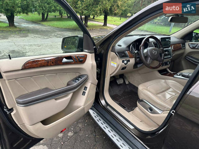 Коричневый Мерседес ГЛ-класс, объемом двигателя 2.99 л и пробегом 280 тыс. км за 21000 $, фото 21 на Automoto.ua