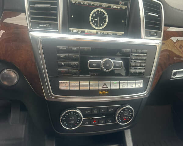 Коричневый Мерседес ГЛ-класс, объемом двигателя 3 л и пробегом 165 тыс. км за 24333 $, фото 13 на Automoto.ua